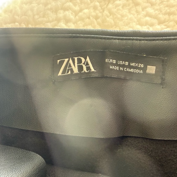 Zara Black Faux-Leather Mini Pencil Skirt - Picture 3 of 10